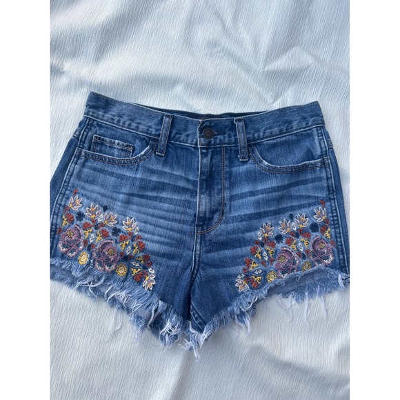 Hollister Embroidered Denim Shorts High Rise Frayed Hem Womens Size 3 waist 26 - Picture 1 of 4